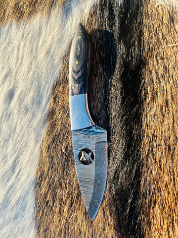 Handcrafted Damascus Steel Hunting Knife with Leather Sheath – Premium Wooden Handle